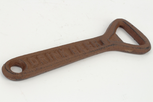 Liatinový retro otvárač na pivo DRINK BEER