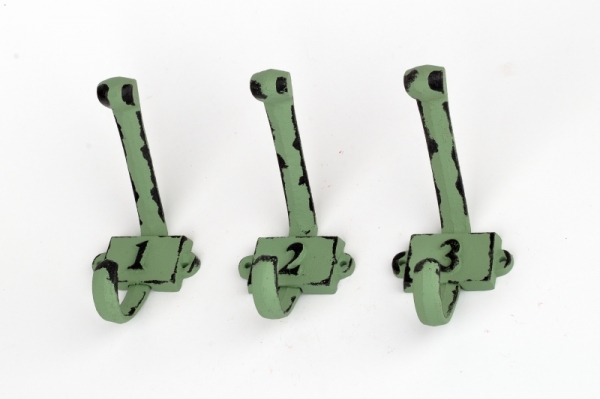 Liatinový retro vešiak na stenu s číslom 1 zelený