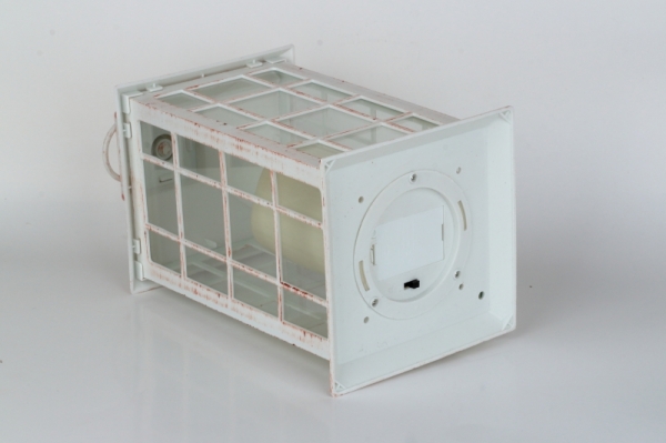 Lucerna s LED svetlom na batérie biela