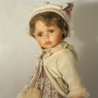 Luxusná porcelánová bábika Vanesa 56cm