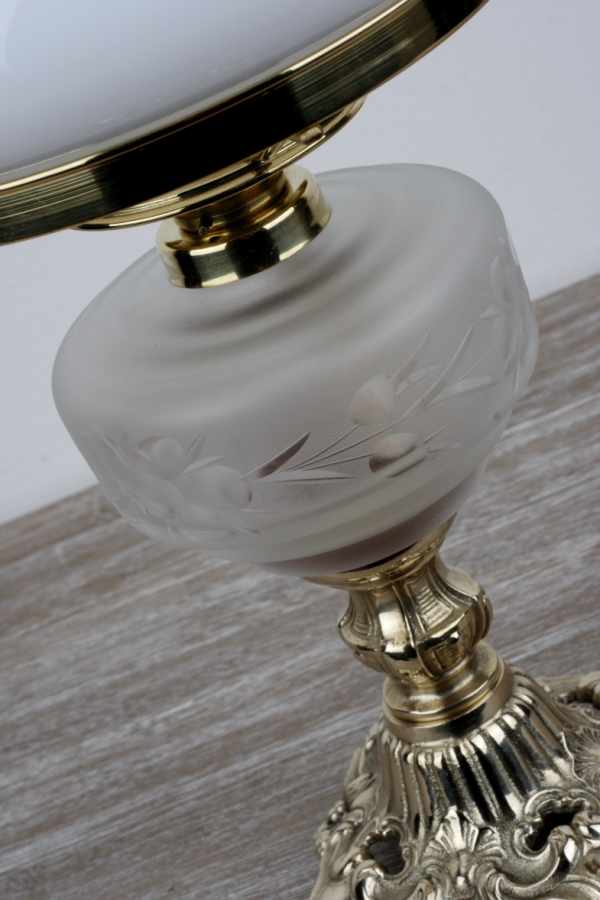Luxusné stolová petrolejová lampa biela 39cm 