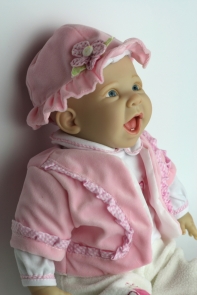 Luxusné vinylová bábika bábätko Emmi 48cm