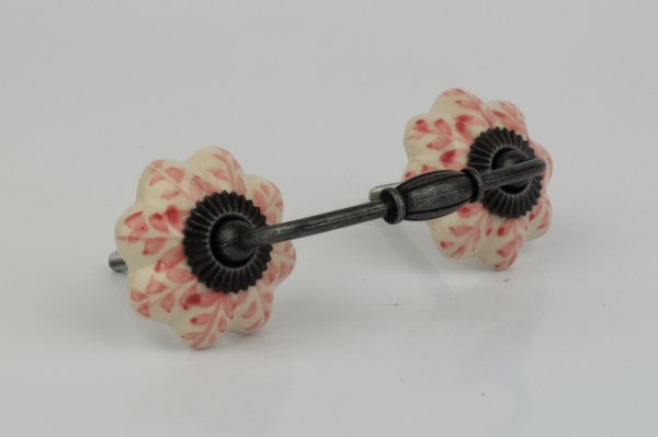 Držadlo kovové s keramickými kvety 12x4cm