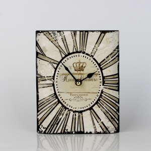 Malé nástenné hodiny Parfumerie 17,5x21cm