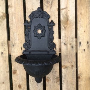 Malé zahradní umyvadlo