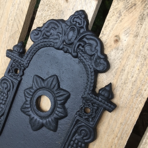 Malé zahradní umyvadlo