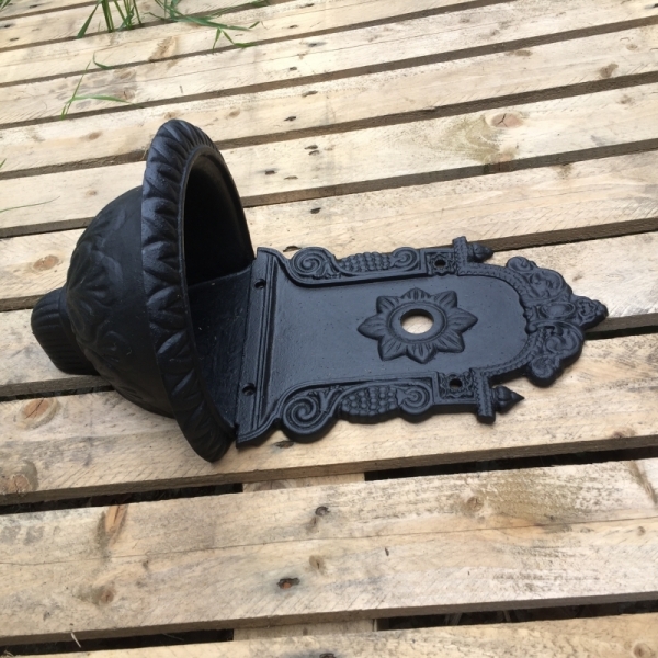 Malé zahradní umyvadlo