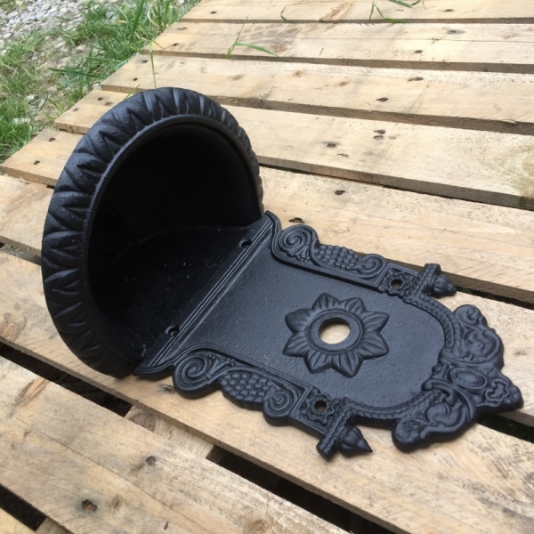 Malé zahradní umyvadlo