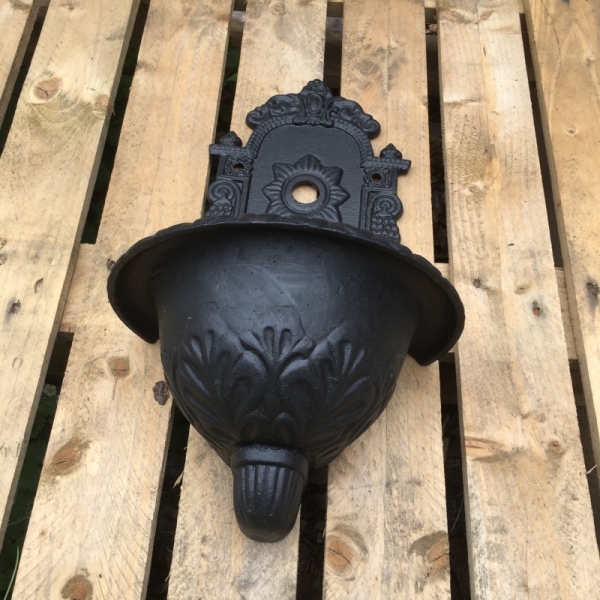 Malé zahradní umyvadlo