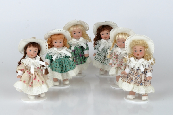 Mini bábika porcelán 12 cm