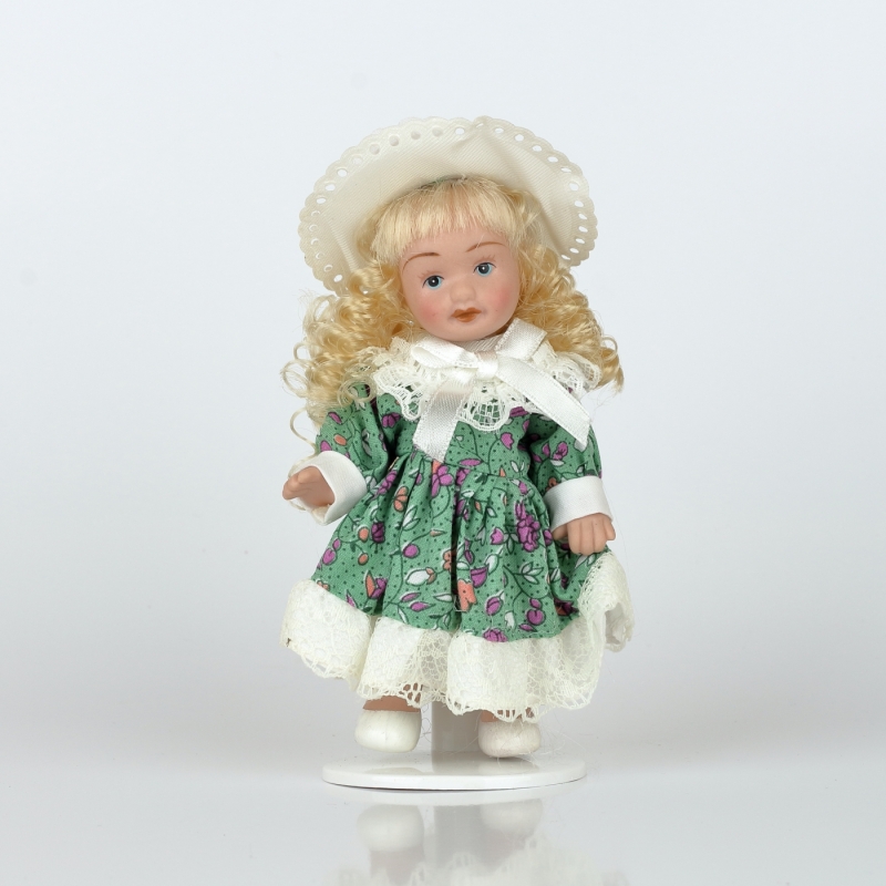 Mini bábika porcelán 12cm blond vlasy zelené šaty