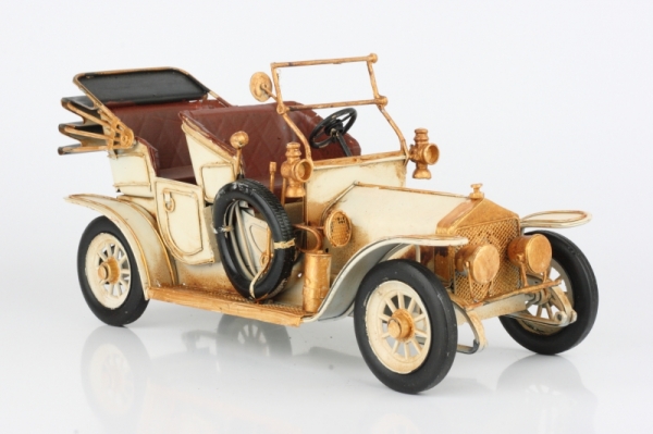 Model auto krémové 36cm