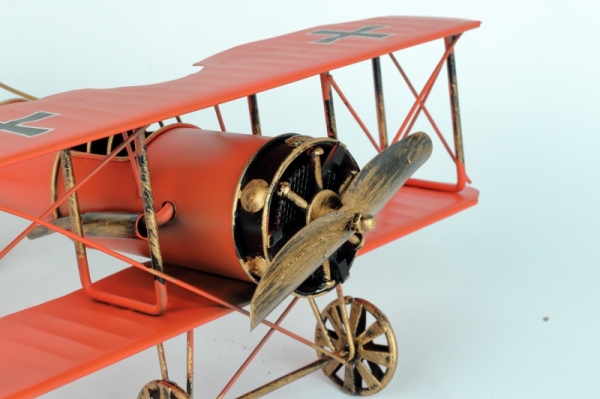 Model červeného lietadla 27x30cm