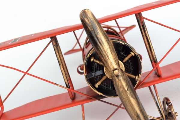 Model červeného lietadla 27x30cm