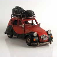 Model kovového autá - červená karosérie 30x20x15cm
