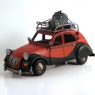 Model kovového autá - červená karosérie 30x20x15cm