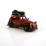 Model kovového autá - červená karosérie 30x20x15cm