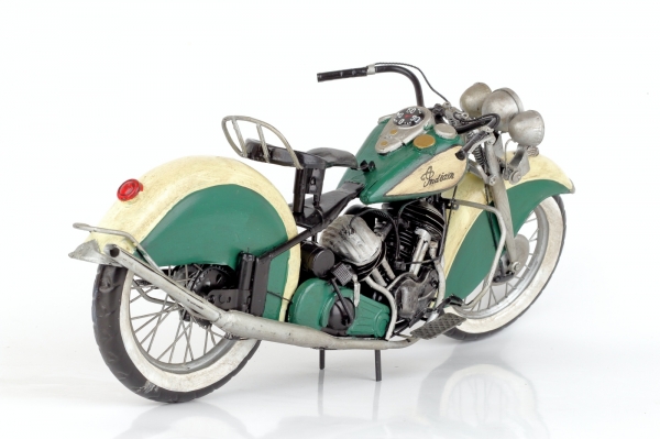 Model motorky veterán 48cm