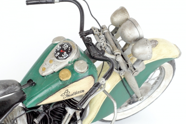 Model motorky veterán 48cm