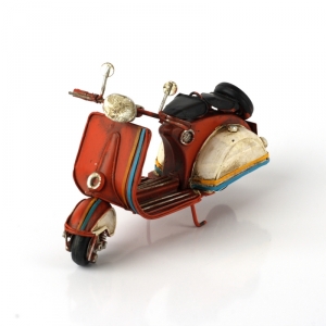Model skútra červeno / biely 17cm