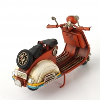 Model skútra červeno / biely 17cm 