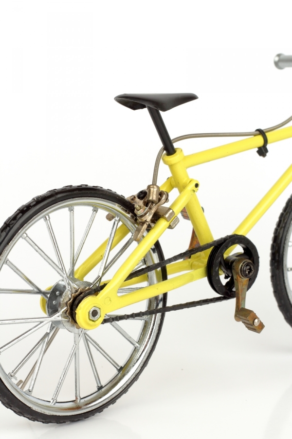 Model šlapacieho žltého kolesá