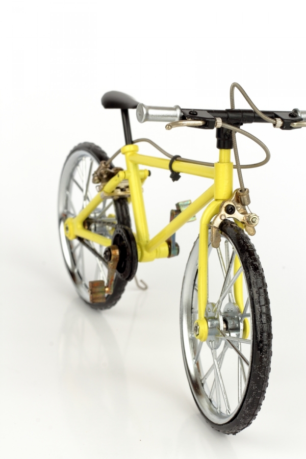 Model šlapacieho žltého kolesá