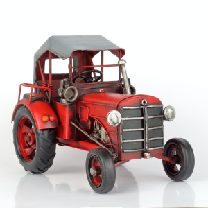 Model traktora červený plech 25cm