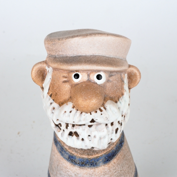 Mrazuvzdorná keramika do záhrady Námorník veľký 9x9x20,5cm