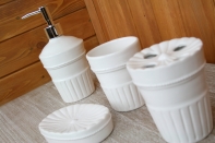 Mydelnička keramická biela