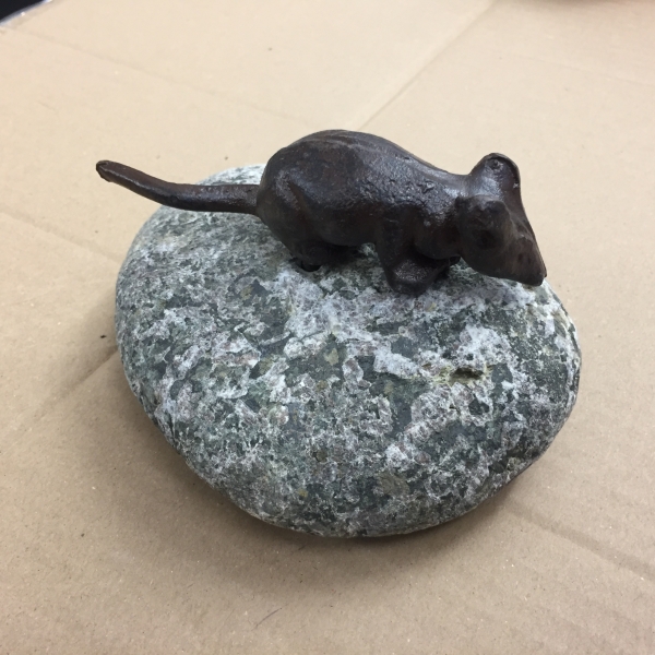 Myš na kameni - vyradené - potreba prilepiť