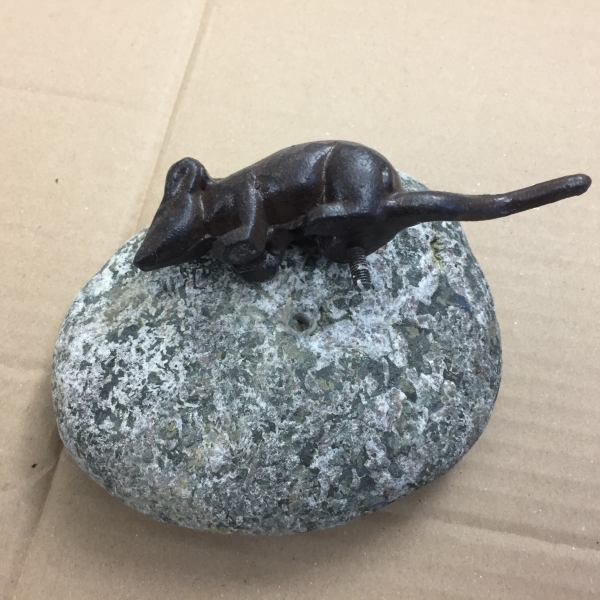 Myš na kameni - vyradené - potreba prilepiť