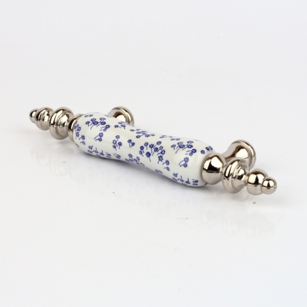 Nábytková úchytka keramická biela s modrými kvetmi 12x2cm