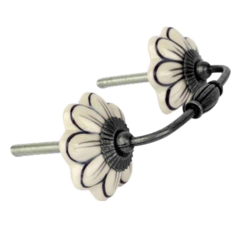 Nábytková úchytka / madlo s kytičkou 12cm