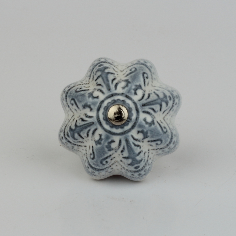 Nábytková úchytka ozdobná kvetina 4x3cm