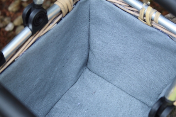 Nákupný košík s kovovými ušami