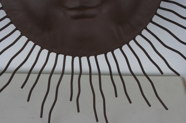 Nástenná dekorácia kovové slnka 68cm