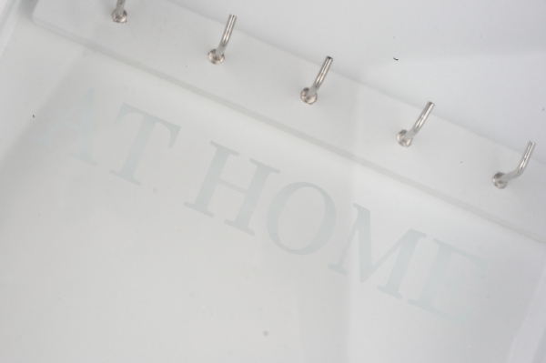 Nástenná skrinka na kľúče AT HOME 30x23x7cm