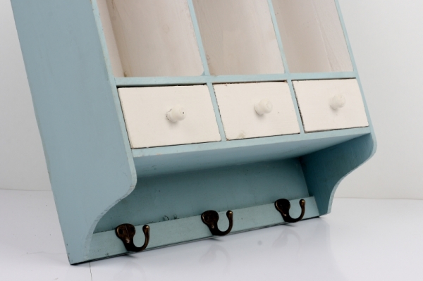 Nástenná skrinka v pastelovej farbe 53x16x45cm