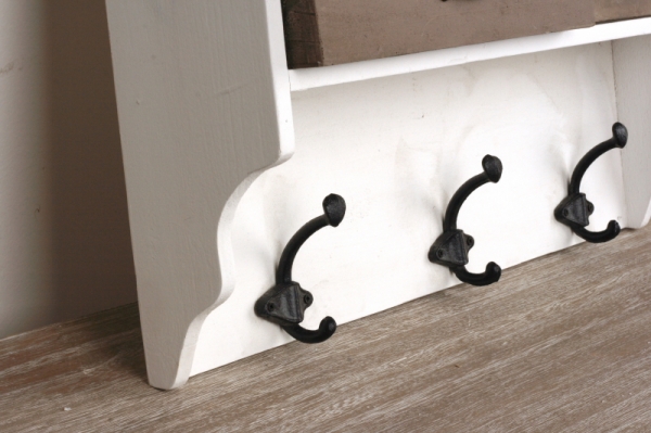 Nástenná vidiecka skrinka s háčikmi 52x56cm