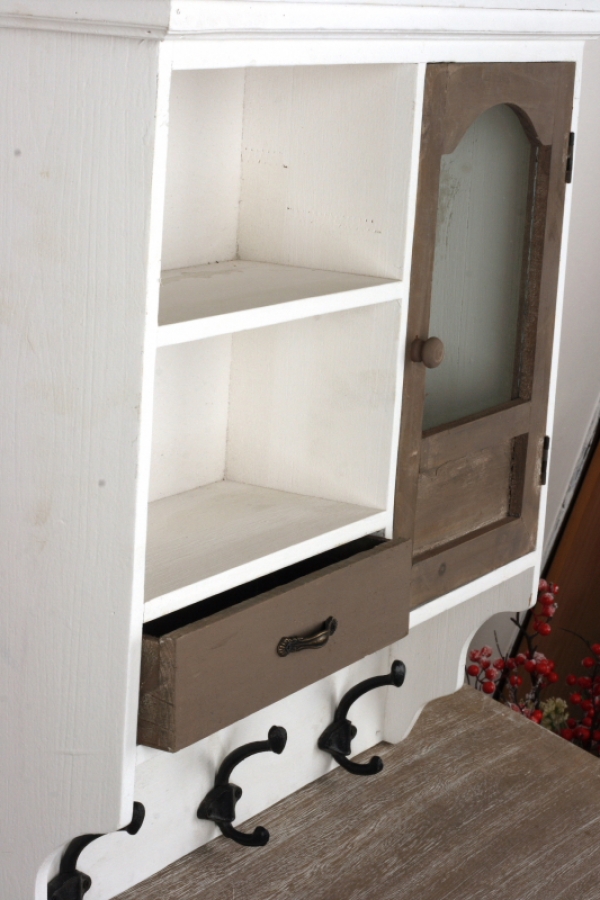 Nástenná vidiecka skrinka s háčikmi 52x56cm