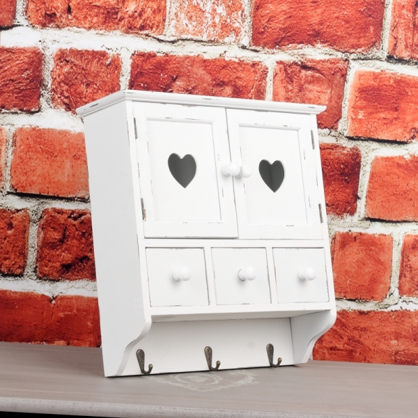 Nástenná vidiecka skrinka so srdcom 31x11x33cm