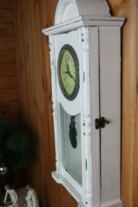 Nástenné drevené hodiny - bielej pendlovky 59cm