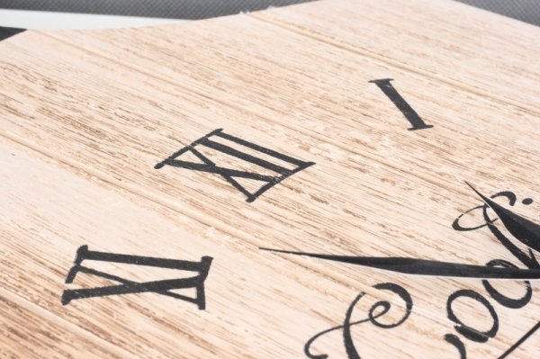 Nástenné hodiny do kuchyne doštička 57x30cm