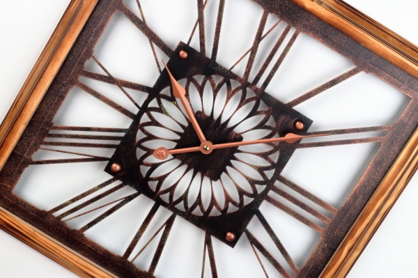 Nástenné hodiny drevené 50x50cm