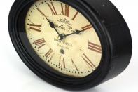 Nástenné hodiny s čiernymi číslami 28x27cm