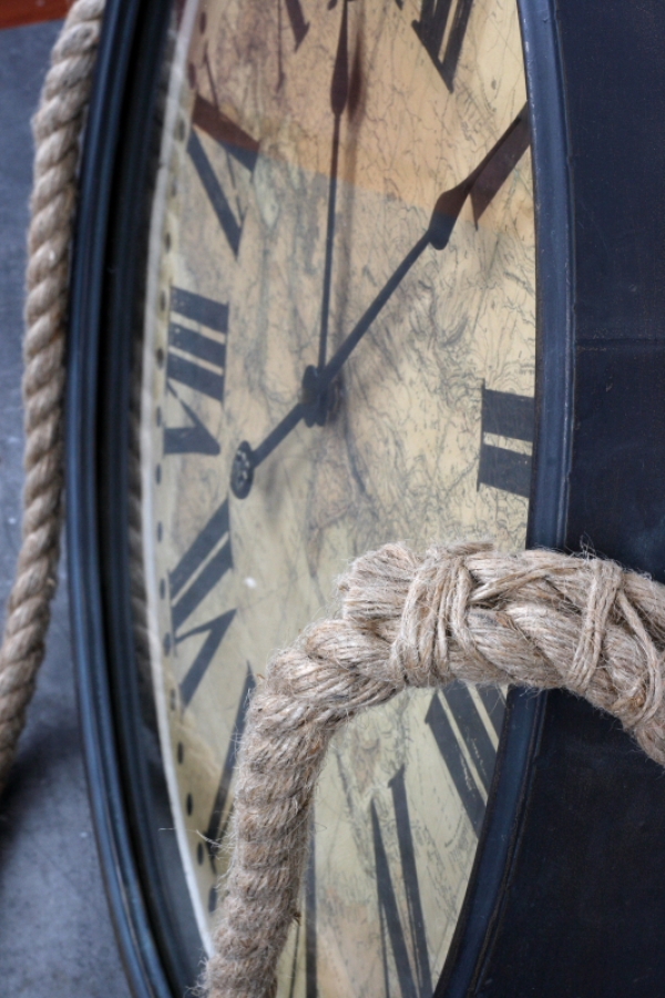 Nástenné hodiny s mapou a lanom 60cm