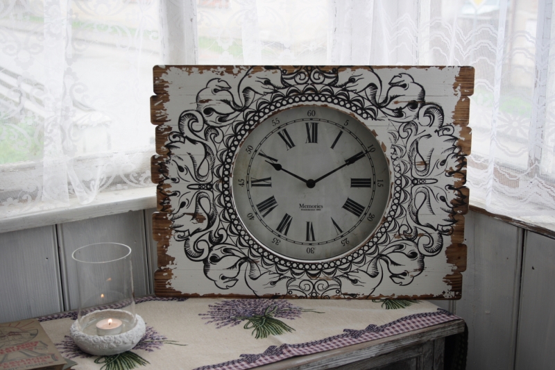 Nástěnné hodiny - vyřazeno