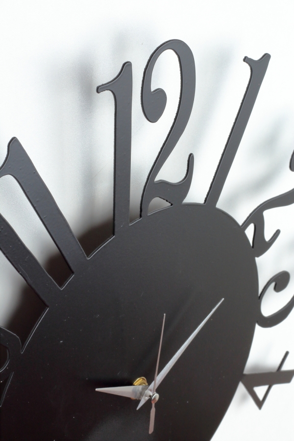 Nástenné kovové hodiny bez rámu 40cm