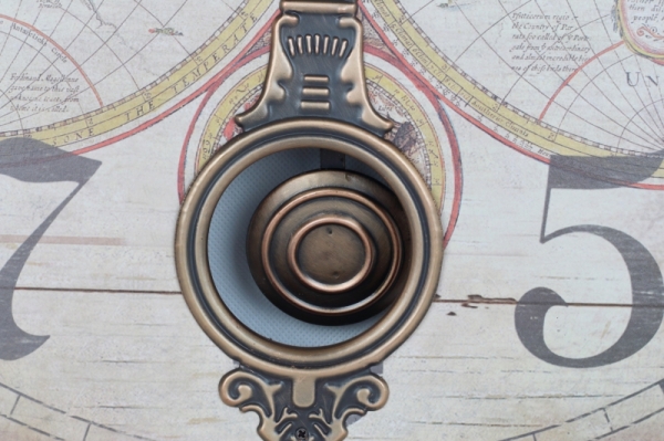 Nástenné kyvadlové hodiny mapa sveta 58cm